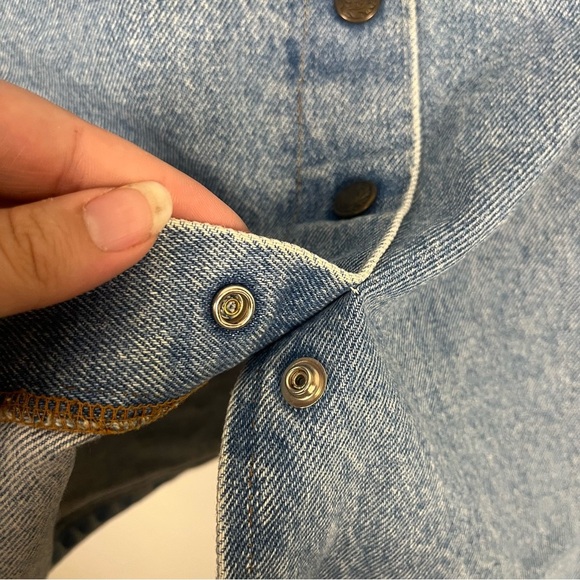 Vintage 90s no boundaries denim skirt with back button detailing size 7 - Picture 4 of 9